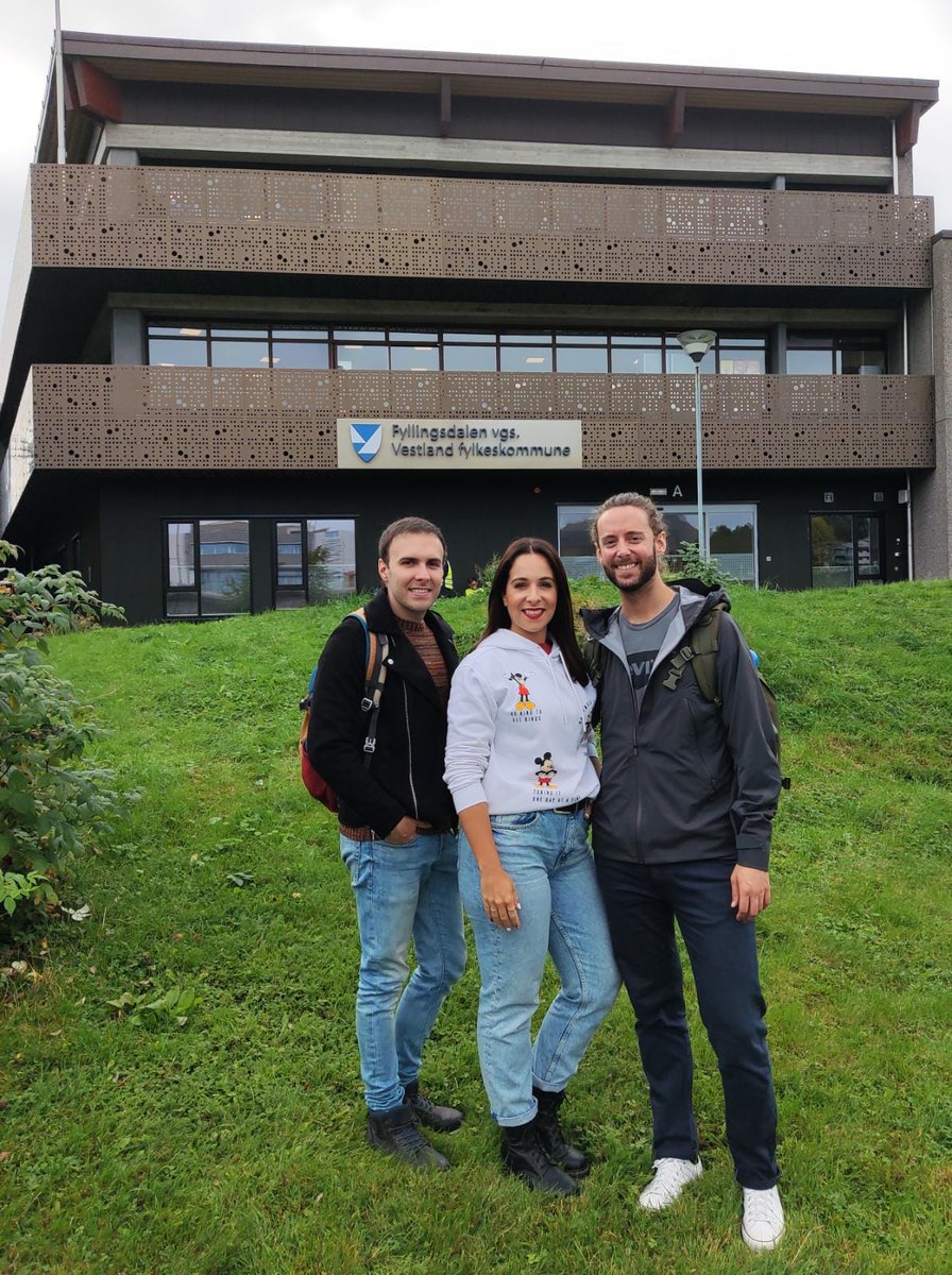 ieselsobradillo's tweet photo. #ICTeam #Day2 🇧🇻 A presentations about what assistive technologies, present hardware and software we use in each school or highschool https://t.co/CIrt20as1A