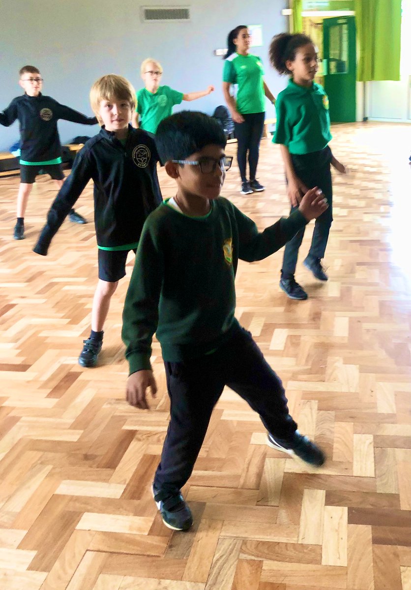Ver_WPA's tweet photo. Have you ever seen such cool moves? ππ»πΊ#WatersidePE #WatersideDance #WatchoutStrictly https://t.co/wWp7LxZHma