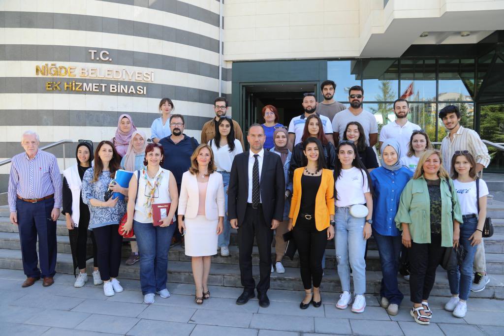 Türkiye Tarihi Evleri Koruma Derneği,
İstanbul Medipol Üniversitesi (İMU) Güzel Sanatlar Tasarım ve Mimarlık (GSTM) Fakültesi ile güzel bir protokol imzaladık 🙋🏻‍♂️

TÜRKEV Başkanı Y.Mimar Uğur Deniz Sökmen, 
İMU öğretim üyeleri ve öğrencilerimize ziyaretleri için teşekkür ederim ☺️