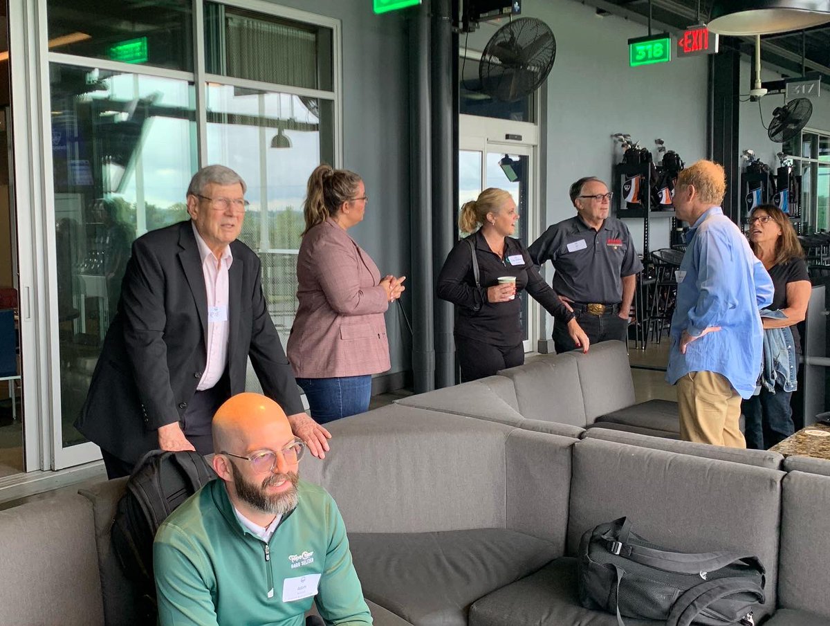 SolonChamberOH's tweet photo. Drives and Danishes! 🥐
@topgolf helped our members warm up with some coffee before they practiced their golf swings! ⛳️
Thank you to our event sponsor, NOACC, for the unforgettable networking experience!
#solonchamber #noacc #topgolf #coffee #networking https://t.co/6pyL9WmxMQ
