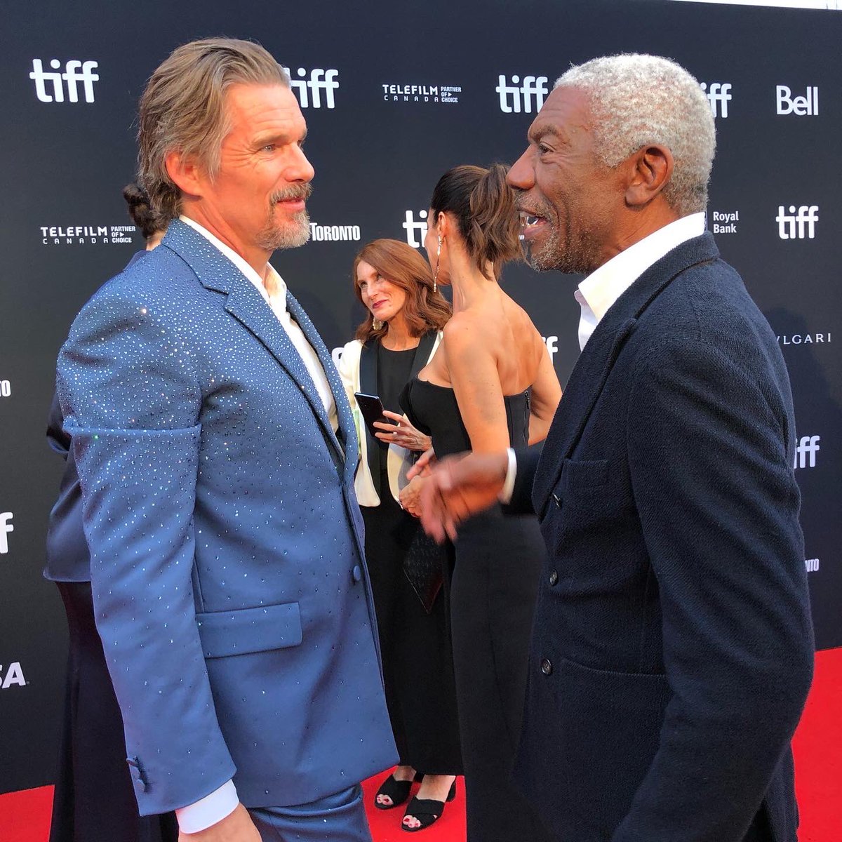 JeeYunTV's tweet photo. The @TIFF_NET red carpet for the world premiere of Raymond &amp; Ray.

Pic 1: Actors Ewan McGregor and Ethan Hawke

Pic 2: Actors Ewan McGregor and Mary Elizabeth Winstead

Pic 3: Actors Ethan Hawke and @Vondie_Curtis_H

Pic 4: Actor @MaximSwinton #tiff #tiff22 #TIFF2022 #toronto https://t.co/Y7zt9WUjVM