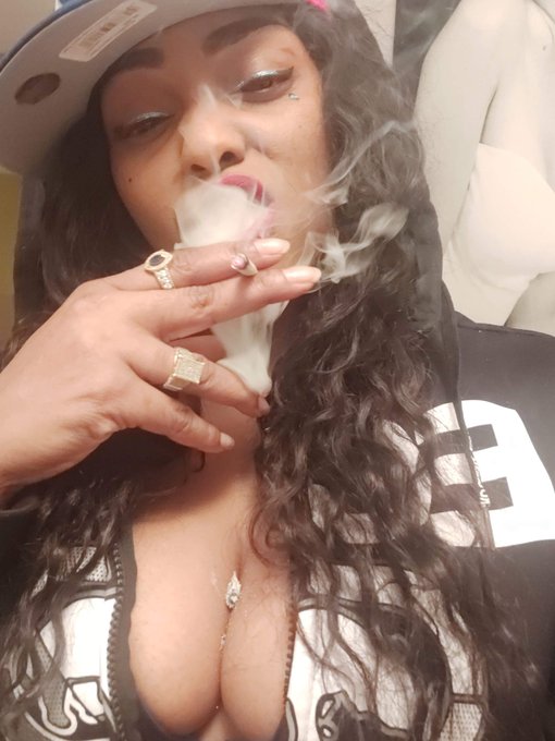 Ashes in titties I smoke messy https://t.co/5uaJ4pCLLE<a href="/tag/shambala"class="tags"><span>#shambala</span></a>