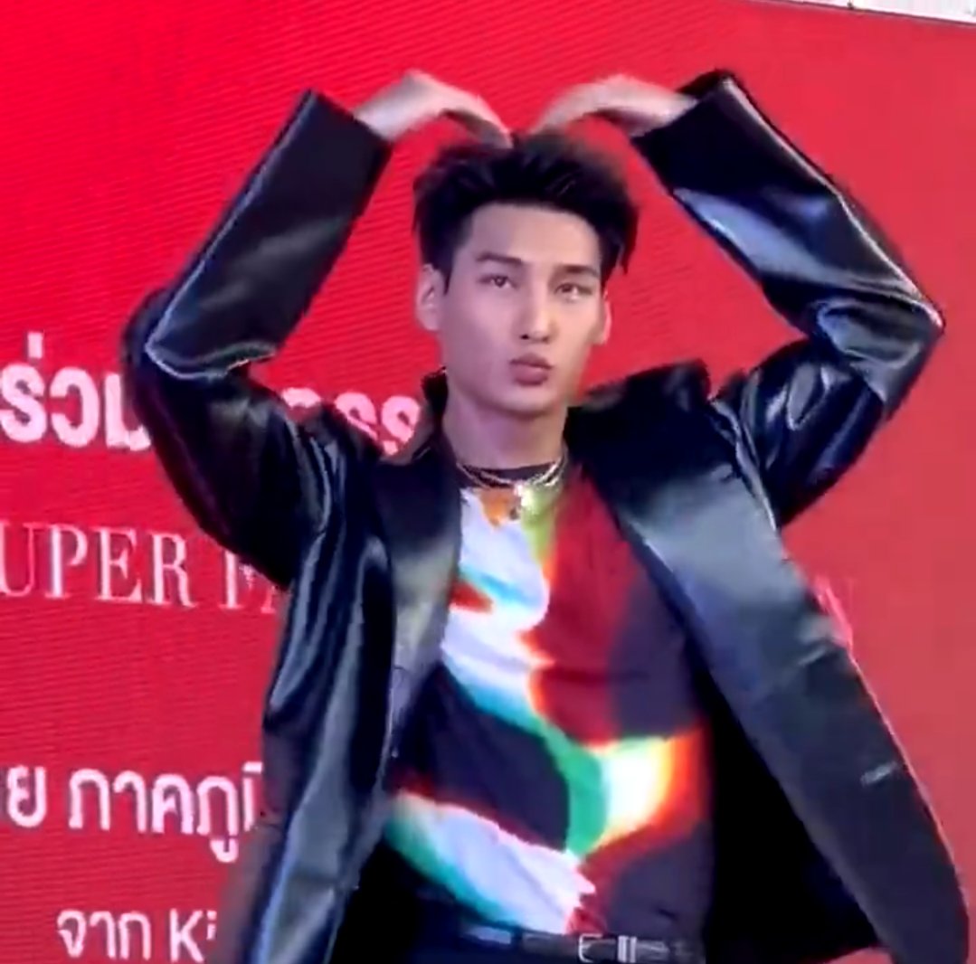 liwwwwei's tweet photo. 🌙Good Night APO🌙
I love the apo. Maybe I can't promise to accompany you forever, but I will certainly accompany you as long as possible. You should always believe that there are many fans in China who love you, just because it is you.
@Nnattawin1 
#Nnattawin   
#apocolleagues https://t.co/04pDQaNT6m