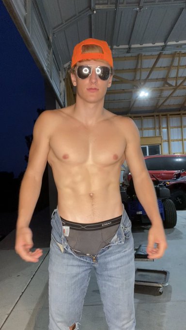 Have you been naughty? 😈 https://t.co/Y30vyuR2H7