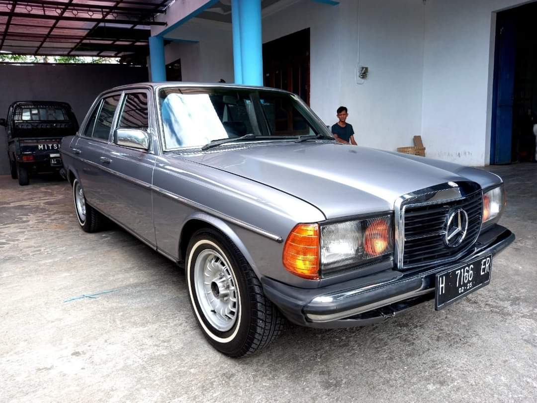 Forsale :

MB W123 200 1981
Mesin :
Mesin sehat tidak pernah ada kendala dan tidak ada rembes ( JKT-temanggung PP aman, Temanggung-batu malang PP aman )
Aki baru pembelian 2021
Master kopling atas baru
Oli &amp; Filter oli baru
Kompresor dan extrafan baru ( pembelian akhir 2021 )