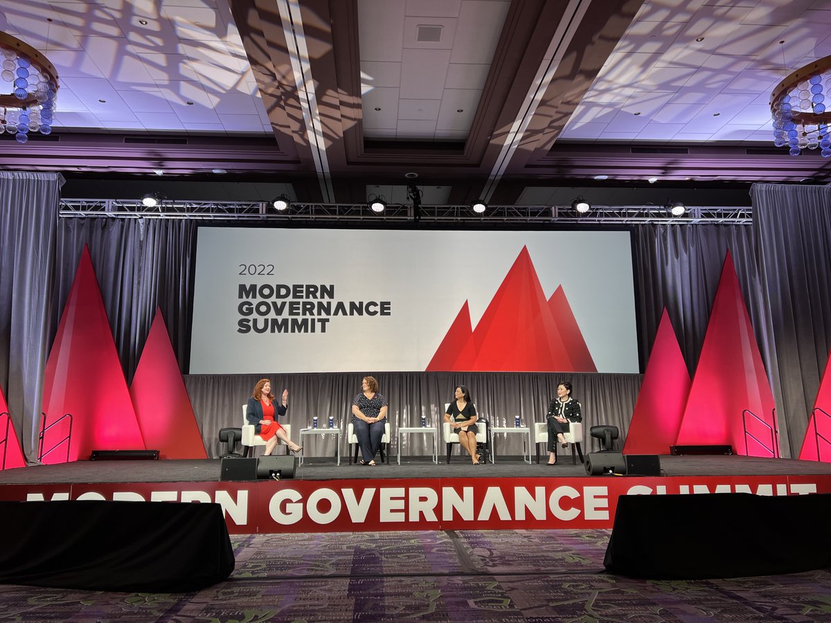 GovTechGeek's tweet image. Day 2 of #DiligentMGS! Today I joined Kristy Grant-Hart, @slontoh and Emily Rollins on a panel to discuss how leading in today’s uncertain environment takes guts and a clear understanding of purpose. If you missed it, you can still join virtually! #ModernGovernance