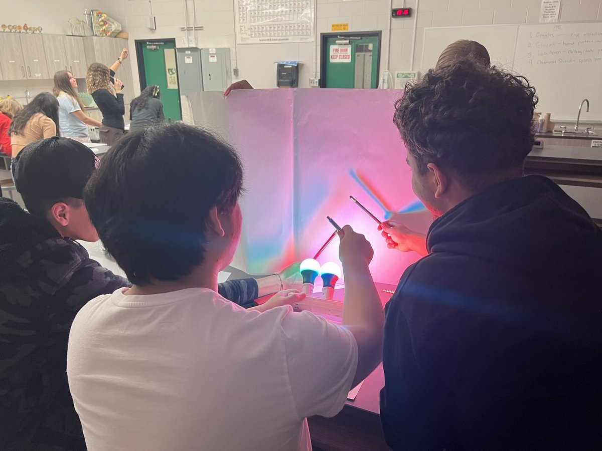 Ms_Sattin's tweet photo. My #SNC2D students were super engaged in some exploratory optics learning this morning. Thank you to the curriculum team at the @dsbn for making learning fun! https://t.co/4mlHwzJv0Z