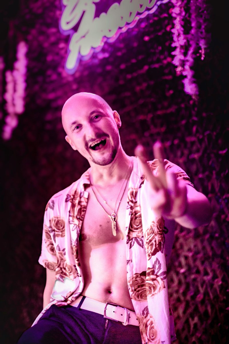 A summer festival roundup video from <a href="/PatternpusherUK/">Pattern Pusher</a> youtu.be/vVbpJ8OoZWE? Nice, but does it beat Pattern Pusher unp̶l̶u̶g̶g̶e̶d̶dressed?