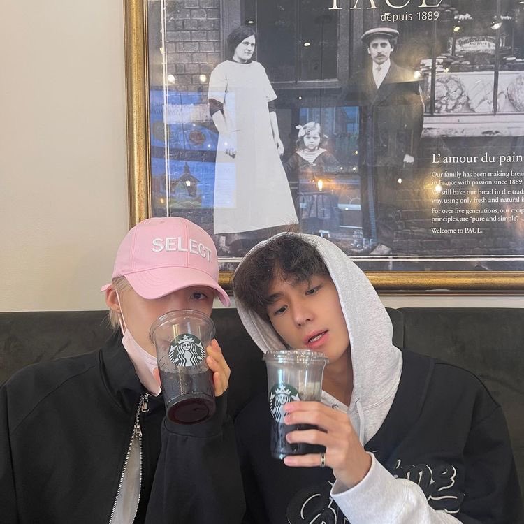 hendemry's tweet photo. ㅤ ㅤㅤ 
Sending a warm wishes wrapped with all my love to birthday boy, @HYUNJAEELE. I sincerely wish this year will be a good one for you where a place full of smile, love, and happiness awaits because you deserve all of them. I love you, platonically. 
ㅤ ㅤㅤ https://t.co/qGSoKy1YLw