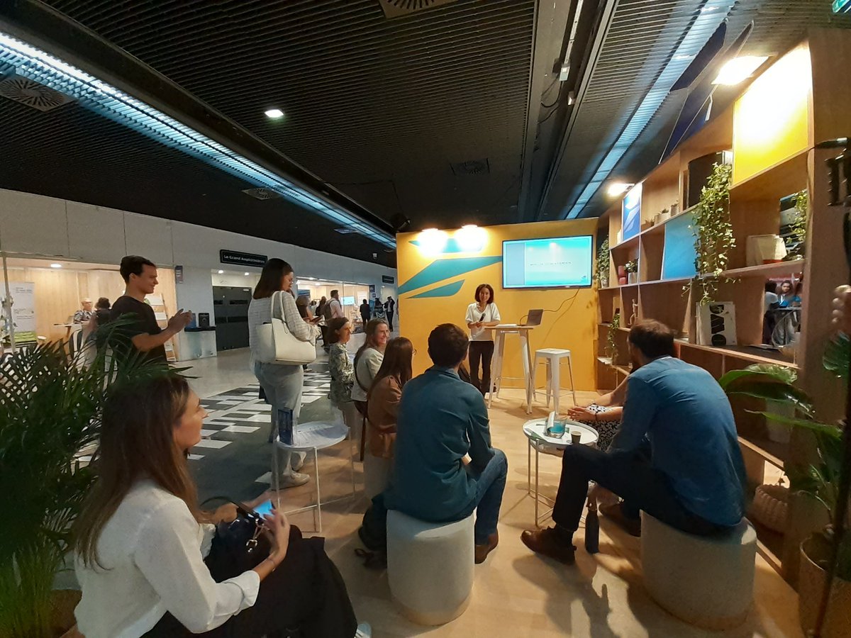 #Atelier #emballageréutilisable sur le stand <a href="/GroupeLaPoste/">La Poste Groupe</a> a <a href="/PRODURABLE/">Salon PRODURABLE</a> . Accelerer l'usage de l'emballage plus responsable auprès des ecommercants et consommateurs #transitionecologique #economiecirculaire #ressources