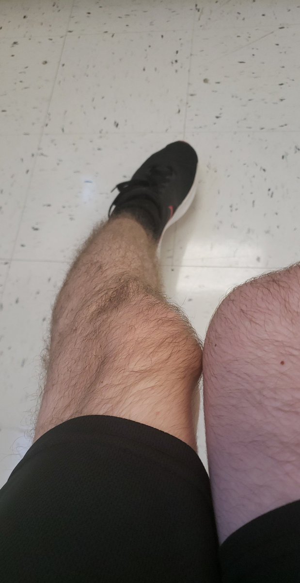 owo7709's tweet photo. Bad leg pic #gay16 #gay17 #gay15 https://t.co/fg8kgmnWix