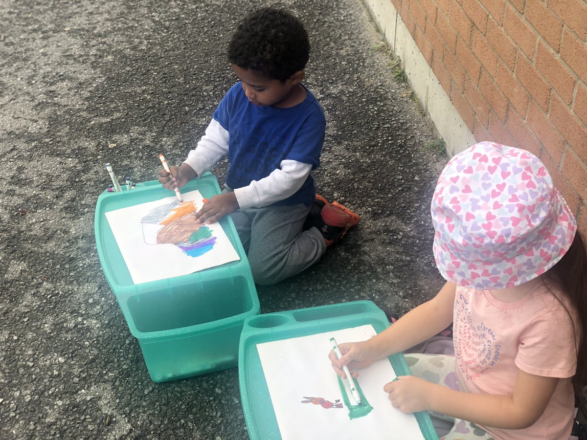 AskariNasim's tweet photo. Thank you @misscarter26 for setting up #ocsbOutdoores colouring station! Our friend L loves colouring and this gave him a chance to connect with a friend from other K class! 🙏🦁💜 #ocsbDL #ocsbCharacter #ocsbCommunication @StAnneOCSB @ocsbEco @ocsbArts https://t.co/2O9taCVAIY