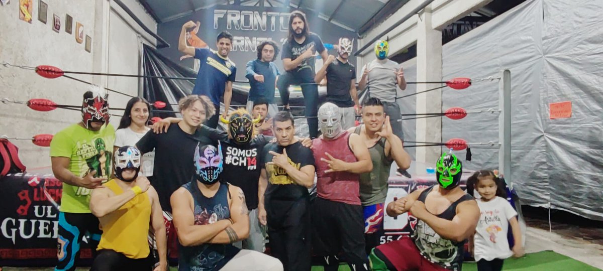 u_cmll's tweet photo. AJALAAAAAA CON TODO EN LA ESCUELA ULTIMO GUERRERO DONDE SE FORJAN LAS ESTRELLAS DE OTRO NIVEEEEEEEEEL!!!!!!!!
#CMLL
#ESCUELAULTIMOGUERRERO
#MINEROS #65
#COLMORELOS
#DE8A10PM
#LUNESMIERCOLESYJUEVES
#CHINGOOOOOON
#ULTIMODRAGONCITO https://t.co/VXHVhgGrAf