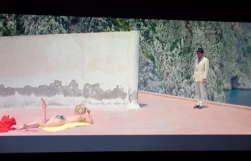 Rixilement's tweet photo. Merci Jean-Luc Godard pour ce film beau à pleurer et totalement génial... https://t.co/qljsCpc8tw