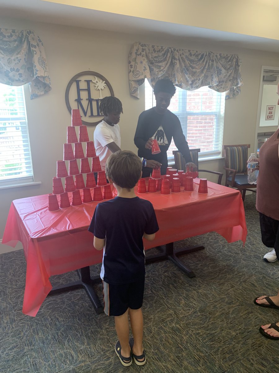 BMSBetaClubR2's tweet photo. Our @BMSatRSD2 #betas are already hard at work this year! @nationalbeta #service https://t.co/3JTMpQhbvn