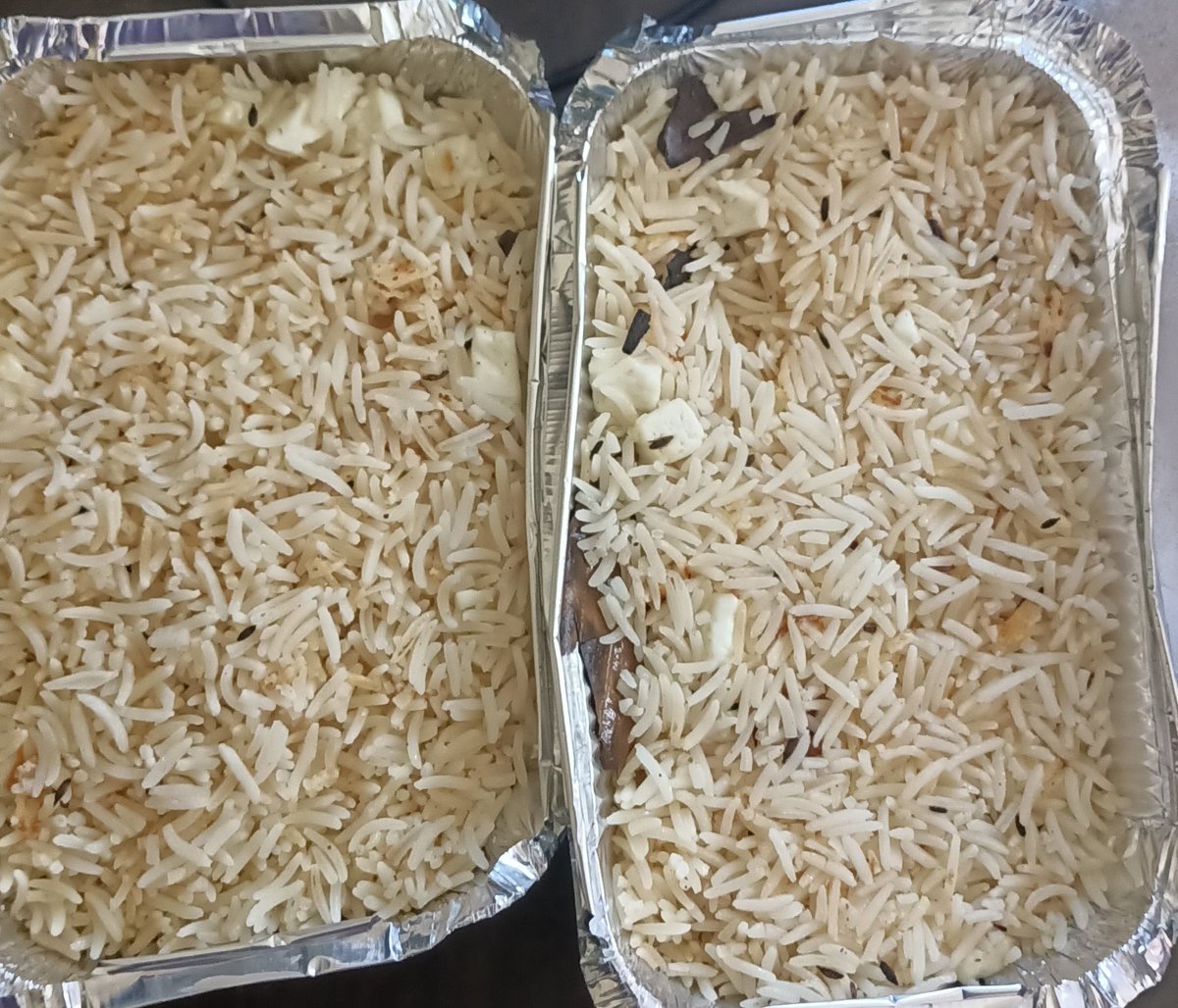 Manish63331941's tweet image. @zomato my order no 4332350315 . I ordered paneer pulaw  but the paneer in pulav is stale nd smelling badly . Both zomato nd restaurant  denied to return this item and blaiming each other
@zomato @foodsafetygov