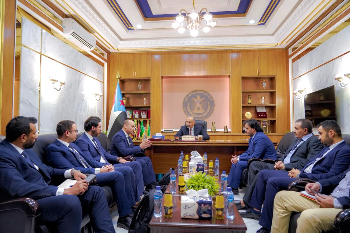 #عاجل |
عضو الرئاسي عيدروس الزُبيدي يبحث مع وفد هندسي مصري إمكانات تطوير قطاع الكهرباء 
#south24