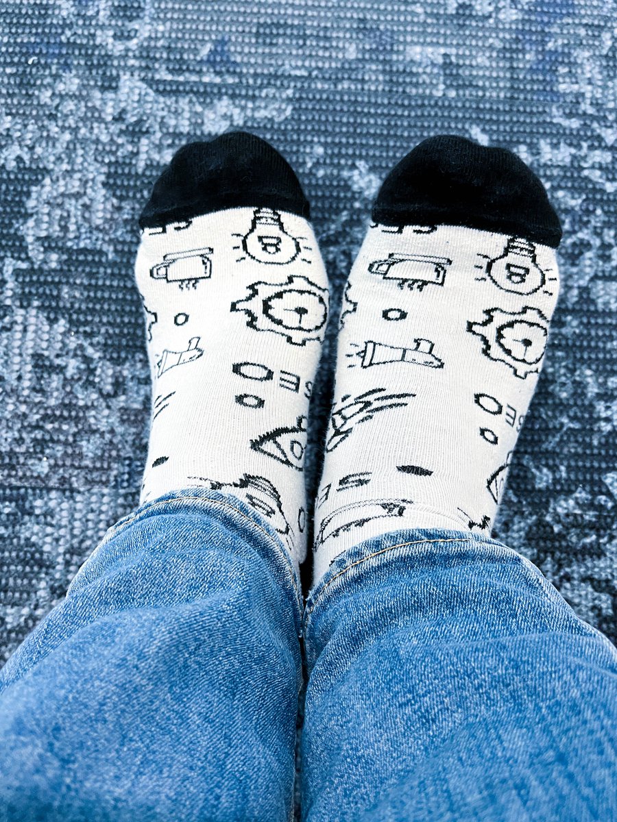 OmiSido's tweet photo. One can never have enough #SEO socks.
Thanks @SERanking ๐
#seowisdom #Trendy https://t.co/joKthEafCi