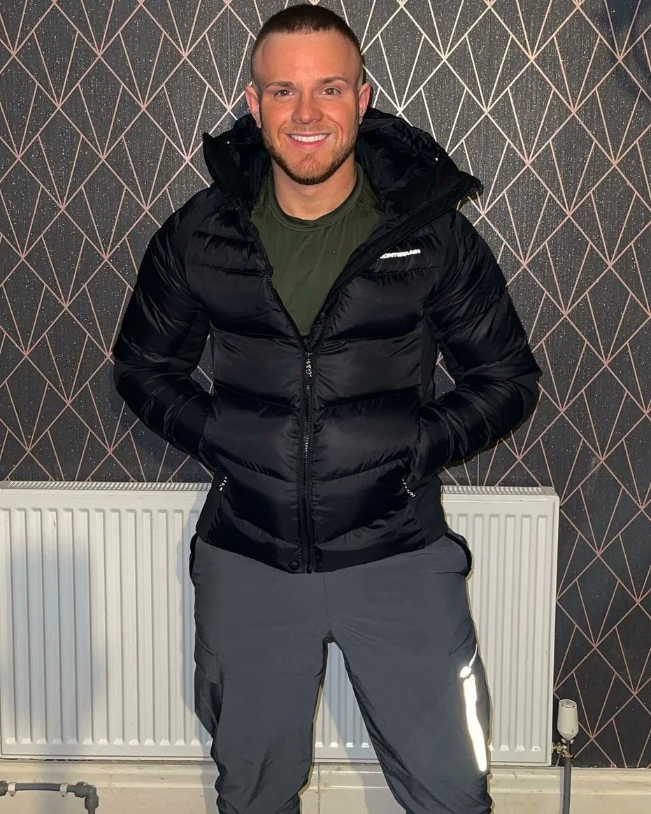 pufferjworld's tweet photo. #monterrain #pufferjacket #downjacket #puffercoat #downcoat #pufferfetish #downfetish #pufferjacketfetish #downjacketfetish #puffercoatfetish #downcoatfetish #jacketfetish #coatfetish https://t.co/8X3A86DlmL