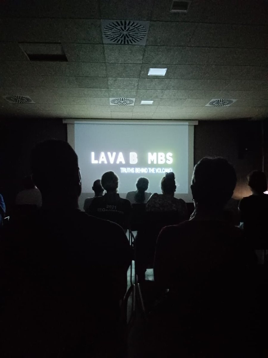 The @lavabombsfilm premiered on Sunday with residents of #LasManchas, the area most affected by the 2021 #Tajogaite eruption (in #CumbreVieja). An intimate experience to introduce the #documentary in a personal and cathartic event. Watch the trailer here:
youtu.be/hoo0QmO4FZg