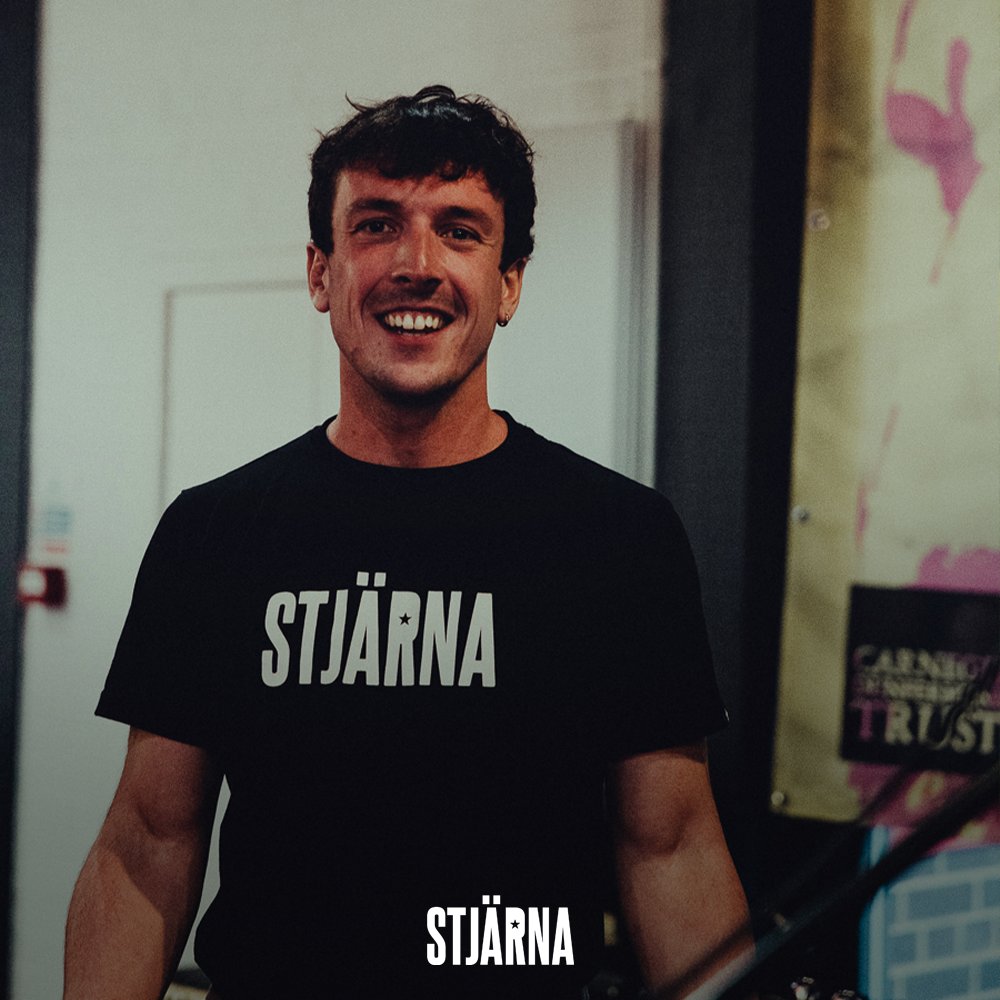 stjarnaapparel's tweet photo. ⭐️ Great to see our pal Robbie from the excellent @dancingontables wearing the black Malmö tee on Saturday.

The band were performing an acoustic set at the Outwith Festival.

📸 Sean Francis https://t.co/G2q56k5giS
