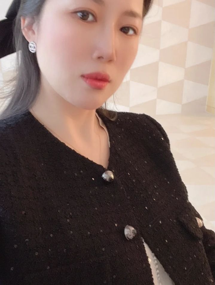 O1ConsO's tweet photo. 一般来说 ，上推频繁，互动活跃的人，在现实生活中应该是孤独的！可以私信找我聊天 一起打发时间😊 https://t.co/1vrFKyr65M