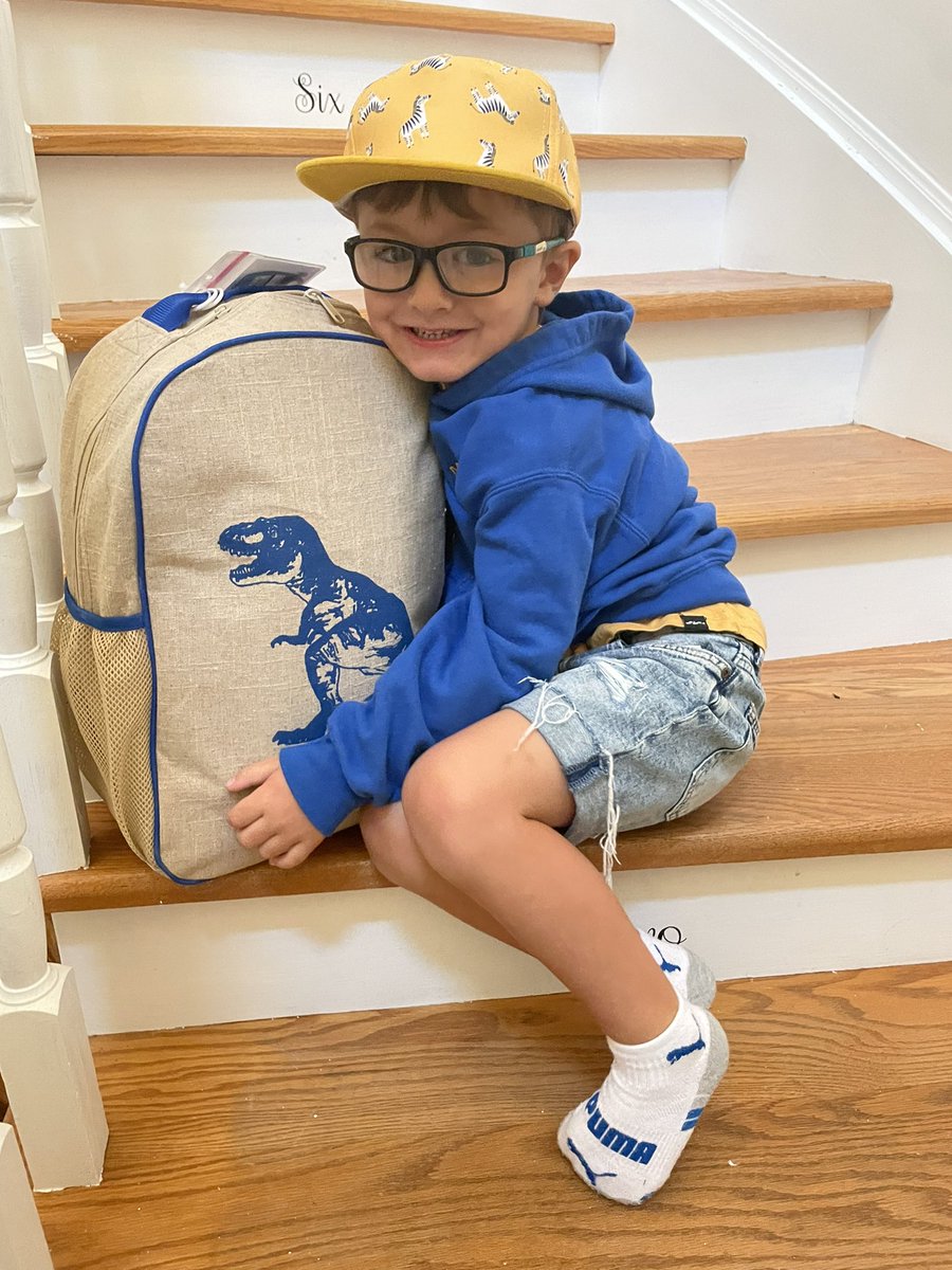 miss_shed's tweet photo. One of the newest #minimustangs @Minesingtweets 💙💛 https://t.co/5Y5x7JoiFV