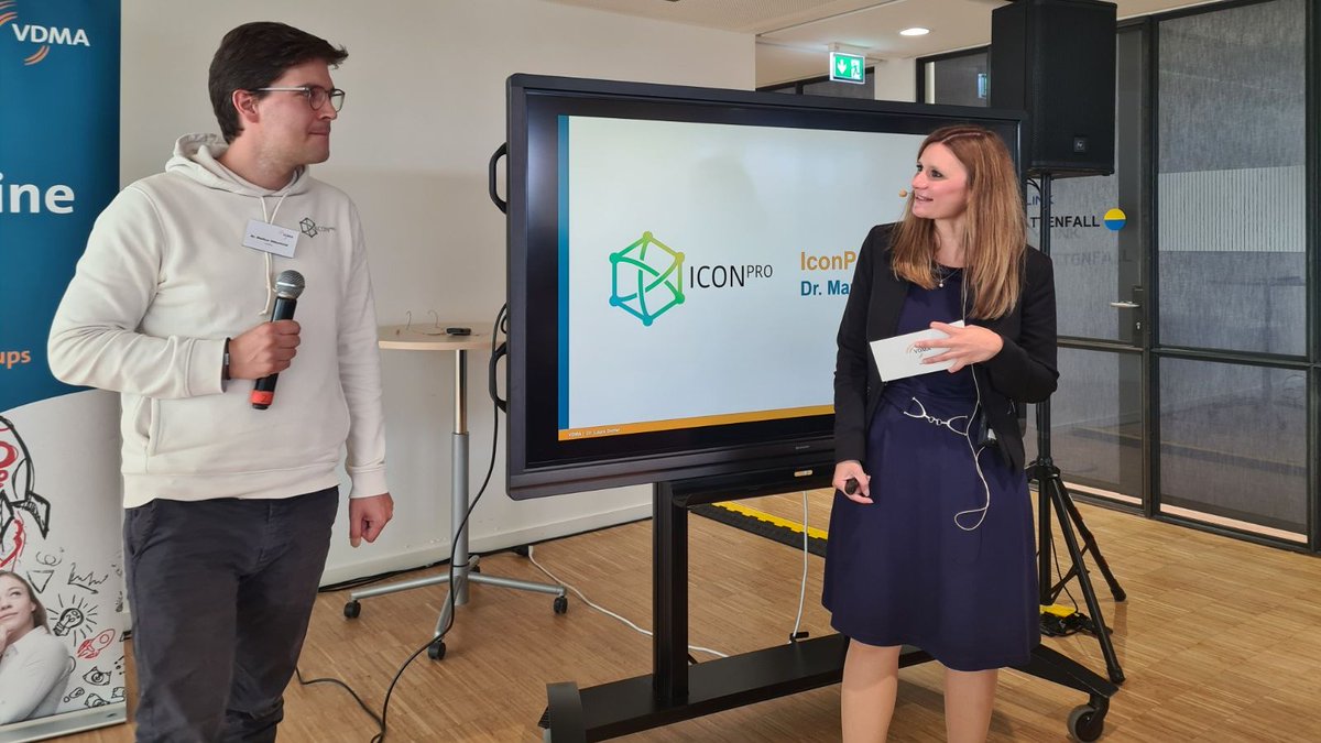 VDMAonline's tweet photo. Die #Startup Pitch Session auf der Innovationstour der #vdmaStartupMachine und der @RWTHInnovation geht in die zweite Runde. Mit @AccureBattery @CarbonMinds #enlyze, #AiXbrain, #CirQua &amp; #IconPro stehen @rwth #DeepTech Lösungen für eine zukunftsfähige Industrie im Fokus. https://t.co/U1pPRbw5eD