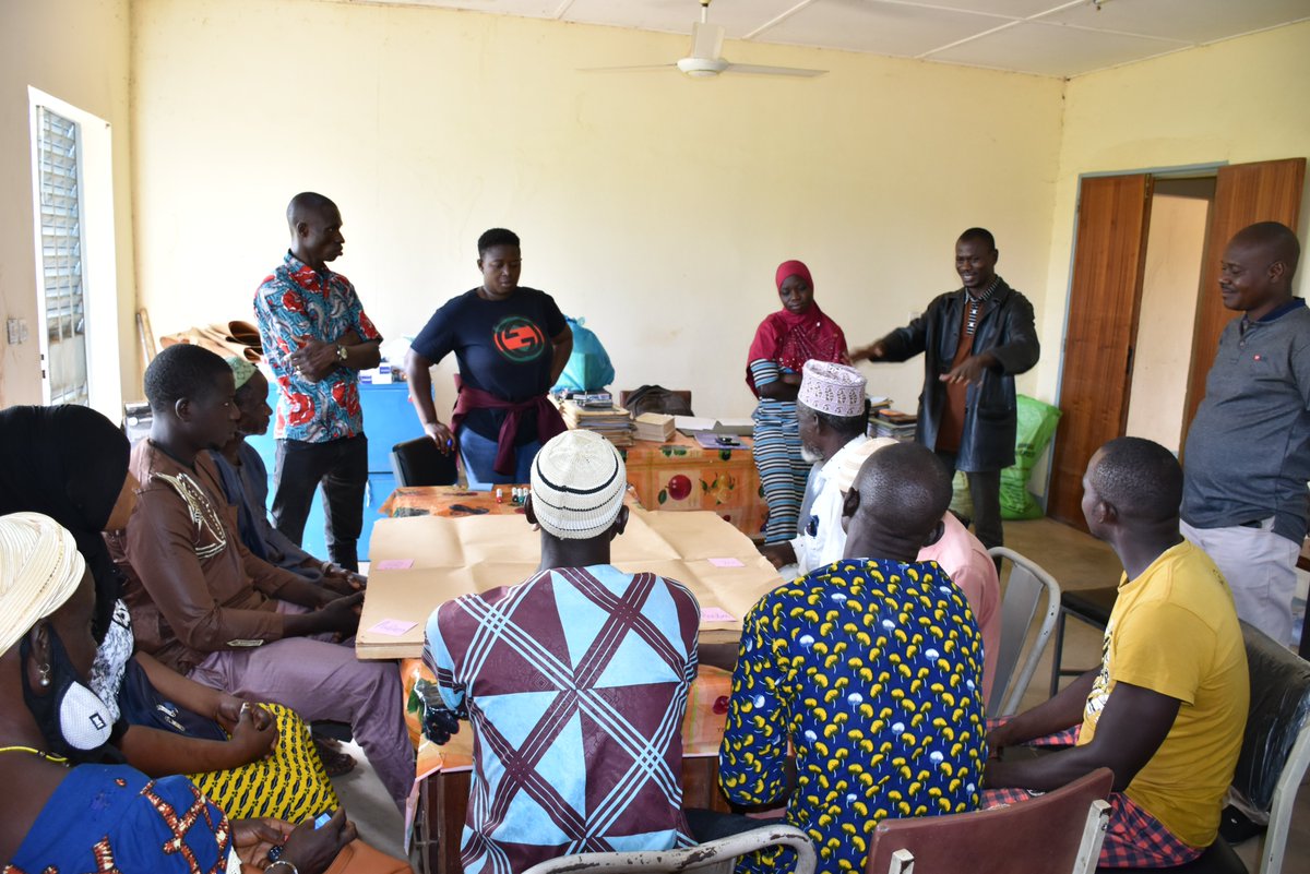 CIRDES_BF's tweet photo. Le CIRDES a mené pour le projet #CaSSECS, des sessions de Focus group et de jeux de rôles dans les communes de Nagréongo et Koumbia les 8,9,12 septembre 2022. Elles ont permis d'identifier les stratégies et pratiques de réduction de l'impact négatif du bétail sur l'environnement. https://t.co/36WCdC8DDw