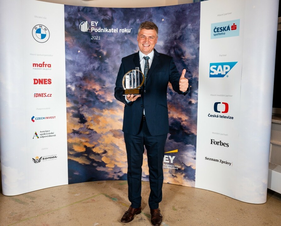 CzechInvest_CZ's tweet photo. @EY_CeskaRep vyhlásil v Jihomoravském kraji, který drží jednoznačné prvenství v počtu technologických vítězů a držitelů titulu EY Technologický podnikatel roku, 18. ročník soutěže o titul EY Podnikatel roku 🏆 Hlaste se do 21.9. 👉 https://t.co/Gd8vVF3z85
@JanGrolich @JIC_Brno https://t.co/3u1ZmgukK5