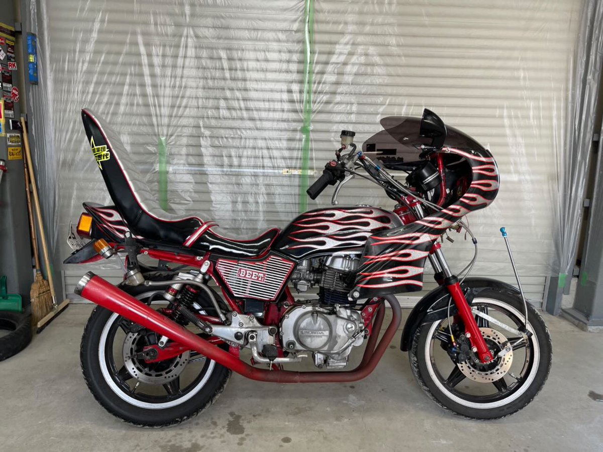 AkiSt1027's tweet photo. バブ売ります！そこそこな事やってあります！詳細欲しい人DMください！
値段決めてます！金額釣り上げません！
130万で考えてます！
#バブ売ります　#バイク売ります
#バブ　#スーパーホーク　#本気な人
#バブ好きな人 https://t.co/AXiJSoAlfb
