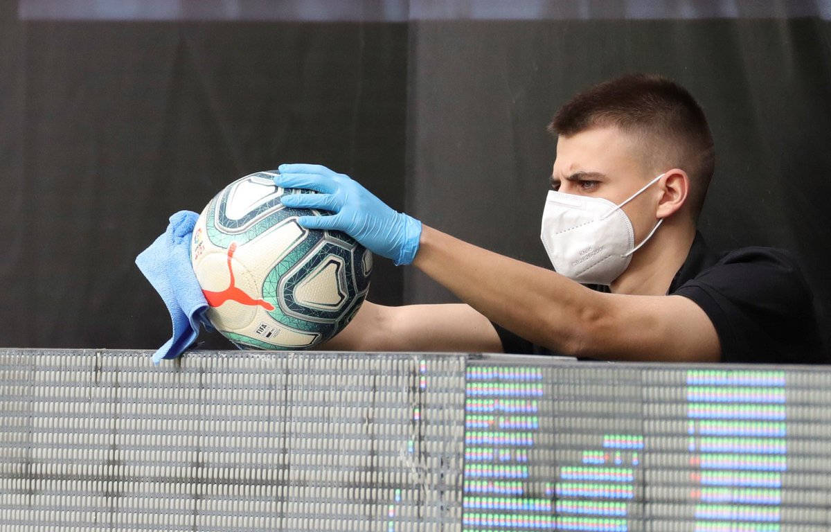 Football in COVID-19 Times : Preventive Measures and Infection Control Policies and return to training and matches journals.humankinetics.com/view/journals/… ⚽️
@inigomujika_en @HHHMMBENSAAD @IDergaa @FIFAMedical @IOCprevConf @footballmed @V2019N @Aspetar @aspirezone @Aspire_Academy @PdHooghe