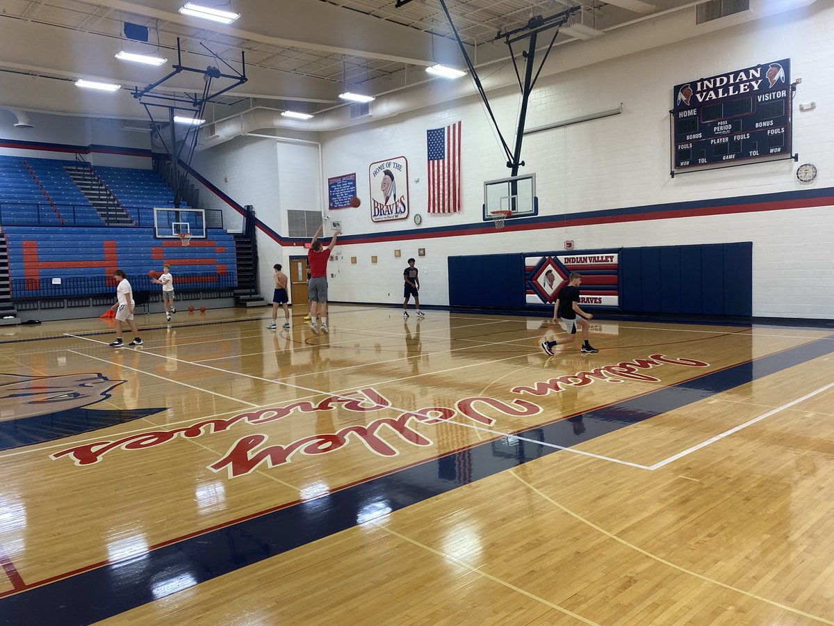 IVBravesHoops's tweet photo. A little breakfast club this morning to get this Tuesday started! https://t.co/CtiqpiT0Nq