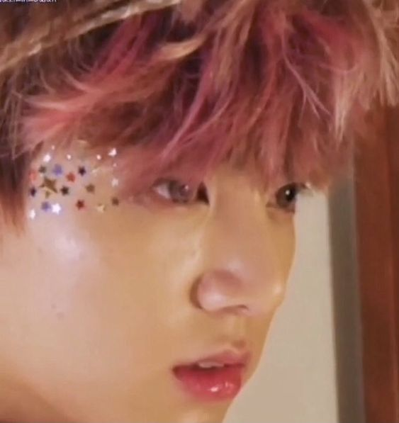 kookived's tweet photo. baby bird https://t.co/jkc4C7sFFQ