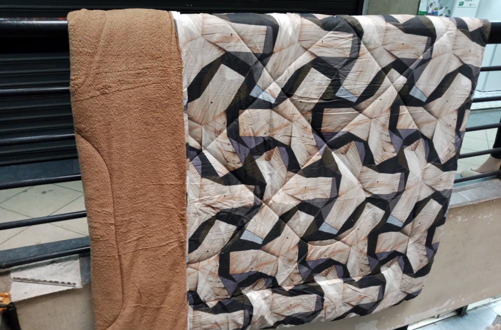 Mercy_KaBaby's tweet photo. Bring on the orders for the 6x7 Woolen Duvet with 1pcs Fitted bedsheet ,1pcs flat bedsheet ,2pcs Curtains Measuring 1:5m height, and 2 cases.
Now available for only KSH.5500.
Call/WhatsApp 0711699704.
We deliver
#shawry
Hussein Mohamed
Sakaja
Righy G
Deputy President https://t.co/5v1JuHK3c4