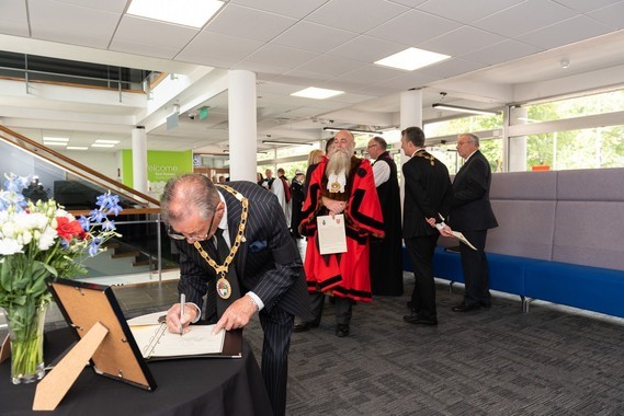 Books of condolence for HM the Queen are available in council buildings across the county for anyone who wishes to add their thoughts or reflections.

Where to find condolence books: ow.ly/HWTu50KHQV7