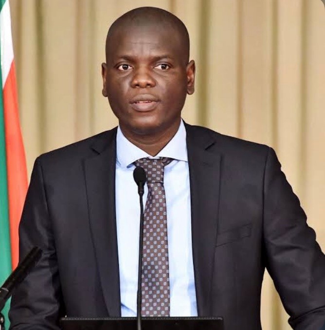 Powerfm987's tweet photo. Lamola establishes task force to assist with Zondo Commission prosecutions https://t.co/SpcOSLEp33. https://t.co/3KnlgHHYoG