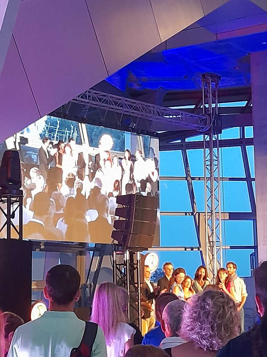 OuaretZ's tweet photo. Soirée La Reprise organisé par @villedelyon hier soir. L'occasion de découvrir les projets ambitieux autour de l'écocitoyenneté, l'inclusion, l'égalité homme femme. Ambitions partagées par @LeoLagrangeLyon en cette nouvelle année scolaire. On reviendra https://t.co/lN2jmRyGwT