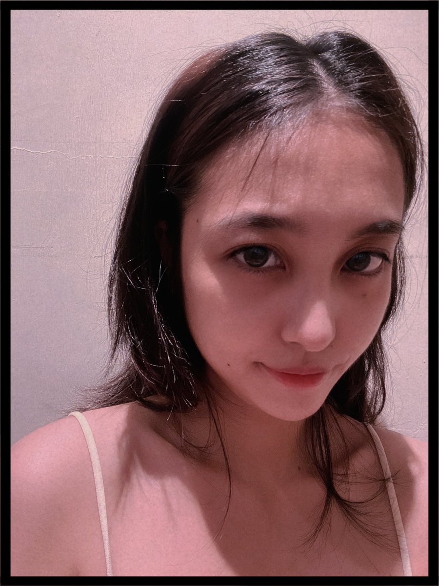 Yang1110507's tweet photo. 嗨！鎖骨出來見面了🥹 https://t.co/IIyzGSHr6B