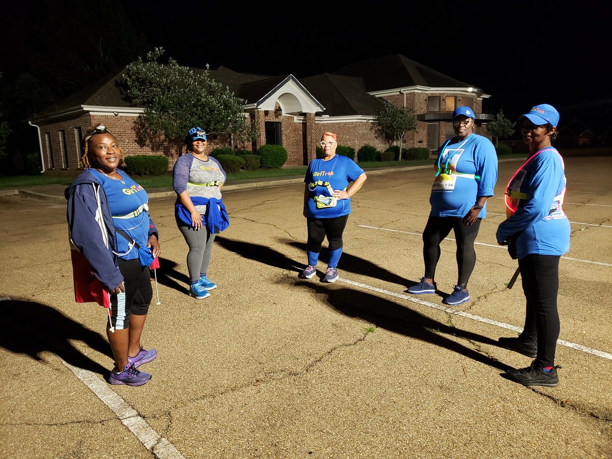 Olliegall's tweet photo. Tuesday Morning Walk #4Dark30Crew
60 degrees this morning @GirlTrek
#SelfcareSeptember #GirlTrek
#21Walks30Days Day #5
#JumpstartChallenge👟 https://t.co/W80FhLO32C