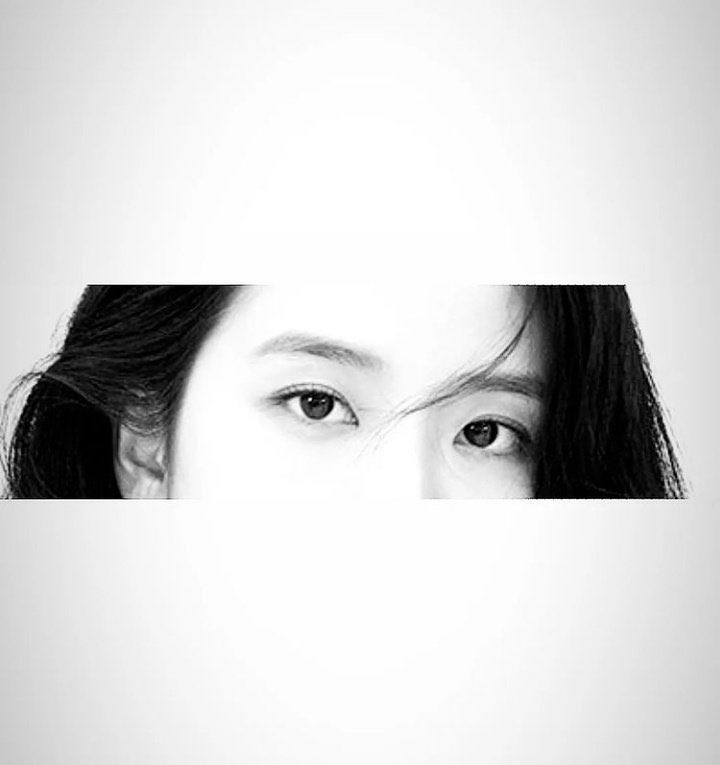 haesooae's tweet photo. one more photo and we will have that 4pics one actress to go 🖤🤍 https://t.co/iAVx5dBRbC