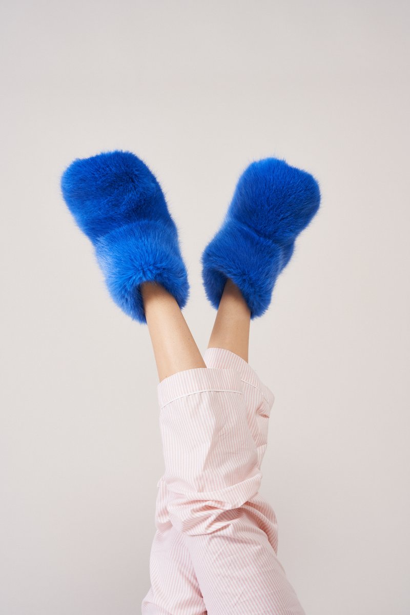 HMooreEngland's tweet photo. Cosy up with our super soft faux fur slipper boots. 

@HMooreEngland slippers, throws and hot water bottles

#fauxfur #slippers #staywarm #energybills

https://t.co/bga2Rnpuq2 https://t.co/nas69PlOcG