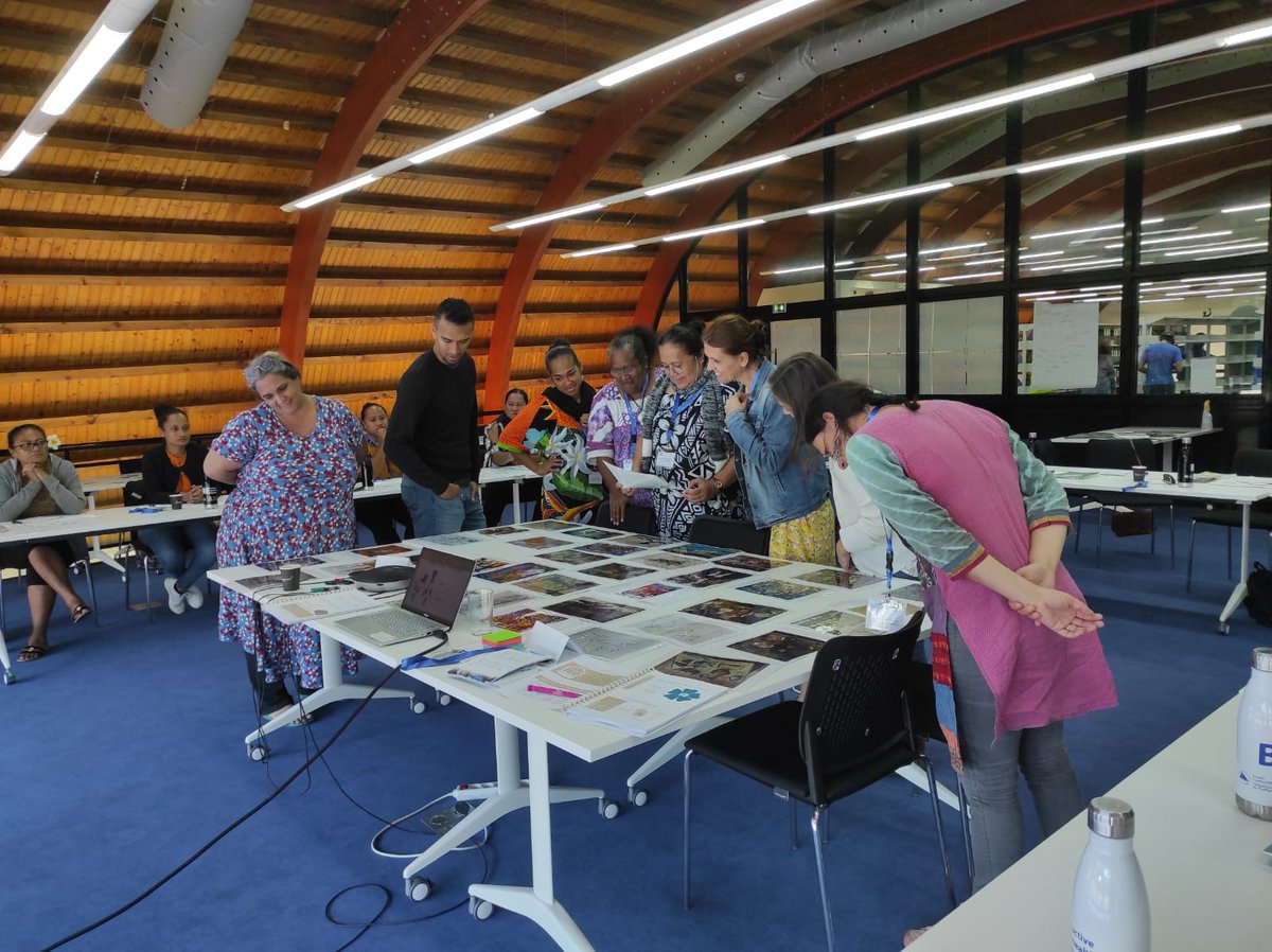 J1 Formation avec la <a href="/spc_cps/">Pacific Community</a> 🌺
Pratiquer la santé communautaire passe par un temps d'interconnaissance du collectif : un moment propice au partage des savoirs, des expériences et des représentations pour co-construire et s'imprégner des concepts et valeurs des DCS