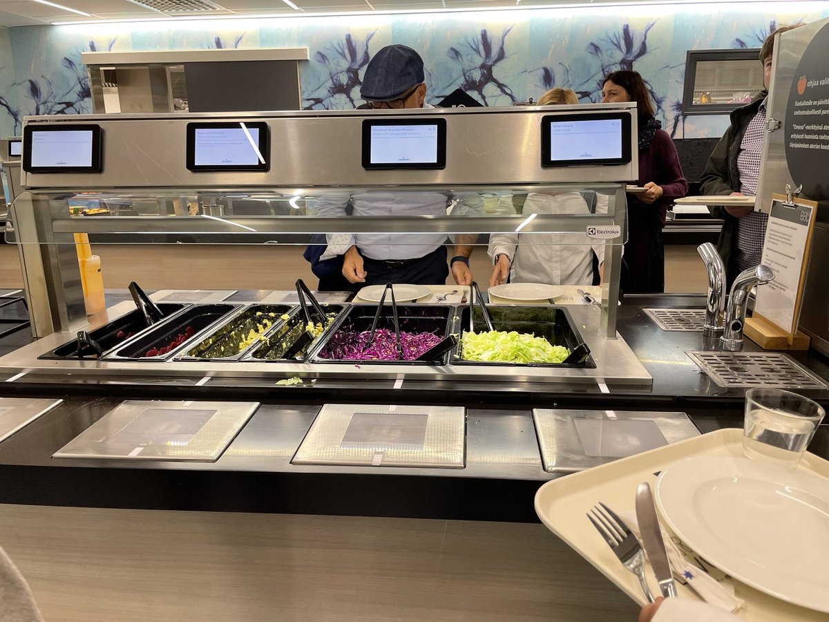 LoneBreJ's tweet photo. Great visit to the Flavoria consumer research lab ahead of #EuroSense2022.
#flavoria #placeexperience #multidisciplinarity https://t.co/FqBZkMScS7
