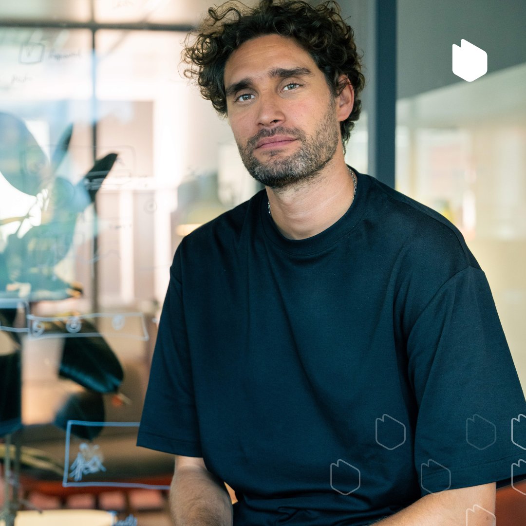 🤩 Bienvenue à Xavier qui rejoint la team Atipik en tant que UX/I Designer &amp; Business Analyst !
Photographe la nuit🌙, Designer le jour🌞, Xavier va apporter sa créativité et son côté artistique à notre équipe et nos projets.

#meettheteam #derrierelesecrans #teamwork