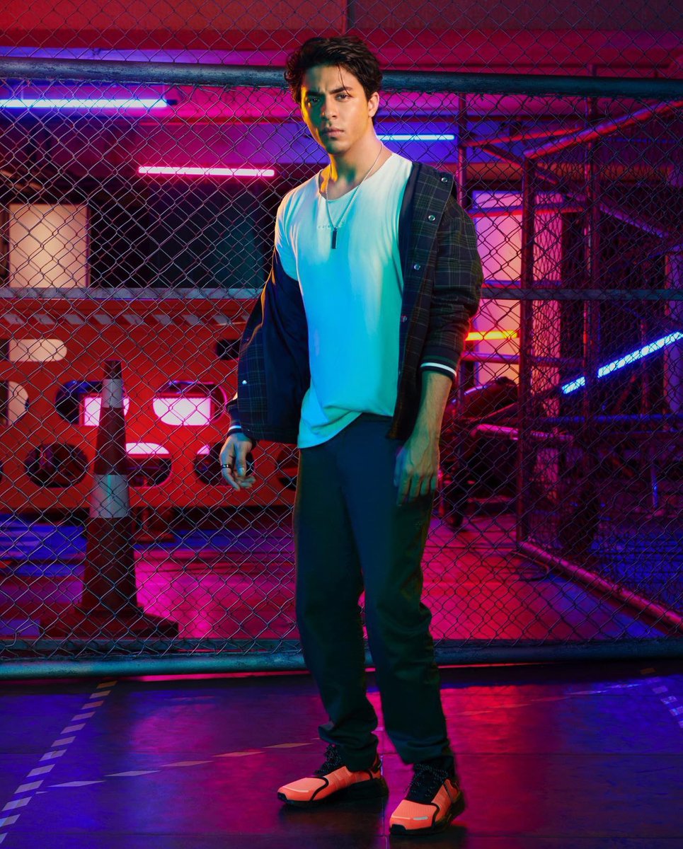 Devoted2SRK60's tweet photo. Posted @withrepost • @___aryan___ (IG) Every step in the NMD_V3 is a new path created. Create your own path.
Shop the new collection now!
#NMD #Createnewpaths #AryanKhan #createdwithadidas #adidasoriginals
@adidasindia @adidasoriginals #ad #paidpartnershipAryan #AdidasIndia https://t.co/AJuIhozkpn