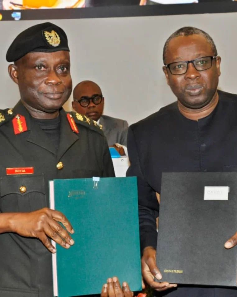 portdelome's tweet photo. Des liens de fraternité qui sont régulièrement démontrés par les Présidents @NAkufoAddo et @FEGnassingbe.
Cette réunion a permis d’avancer sur tous les points inscrits à l’ordre du jour de l’agenda.
#MEMPPC #ProtectionCôtière #EconomieMaritime
@MaritimeTg
3/3 https://t.co/vHKCd5IWBI