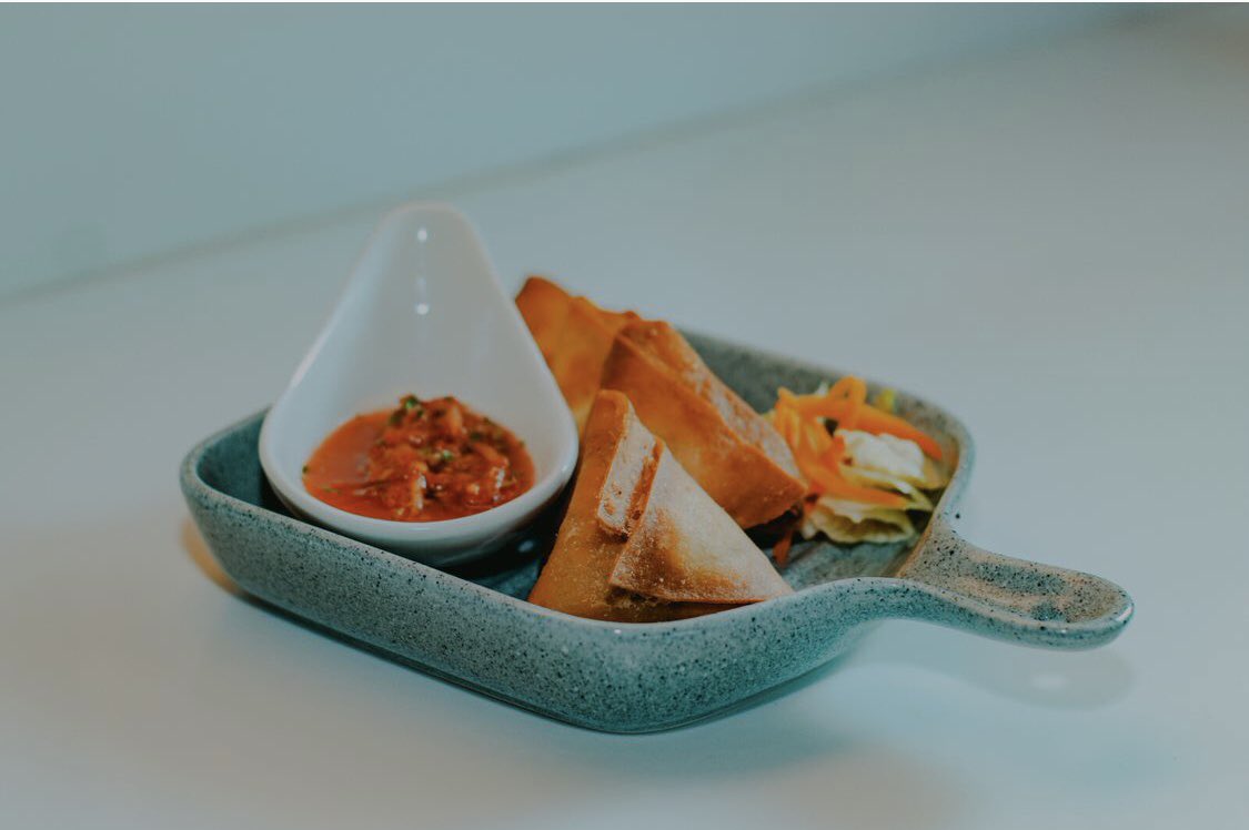 AgaveHome's tweet photo. Something quick but filling?  Beef Samosas at just 6,000/= or Nachos with an East African twist of kachumbari salsa at just 12,000/=

What's your preferred choice? 

Agave Café - Feel at Home
Location: Ubena Zomozi
M: +255 747 520 760
E: hello@agave.co.tz https://t.co/jaVW1l8j6A
