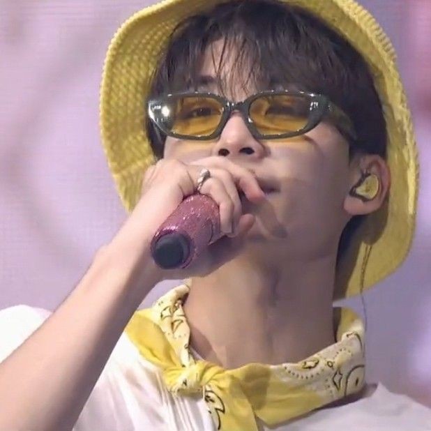 Jeonghan as bunnies (@myjeongbun) on Twitter photo 