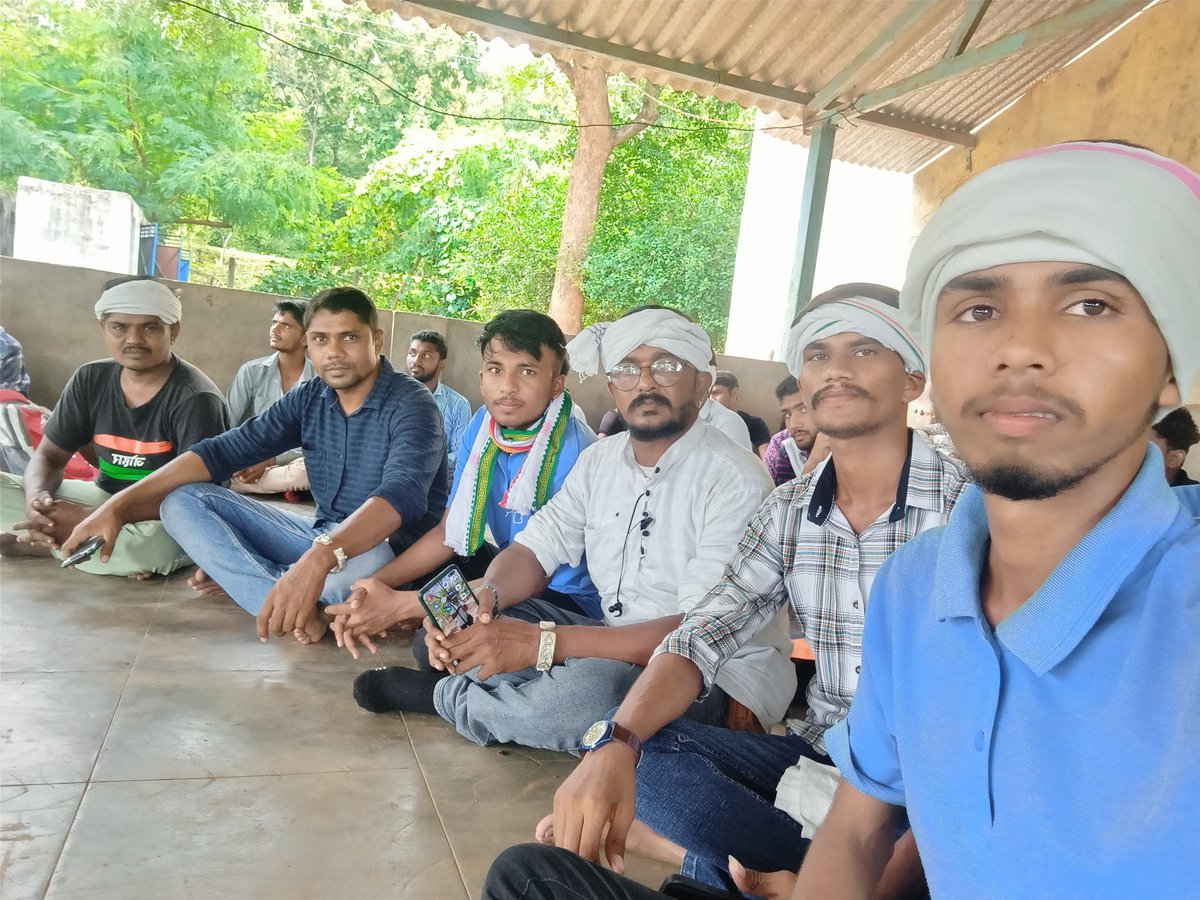 chotta_khatri's tweet photo. आज  भील प्रदेश विद्यार्थी मोर्चा (BPVM), महिसागर द्वारा विश्व आदिवासी अधिकार दिन मनाया गया 🏹🏹
@BpvmOfficial
@Bpvm_Gujarat 
@Bpvm_mahisagar
#join_bpvm
#आदिवासी_अधिकार_दिवस https://t.co/FJsb8MUlym